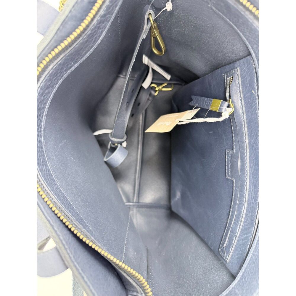 NWT Madewell The Zip-Top Medium Transport Tote in Dark Baltic Blue Leather - Picture 8 of 9